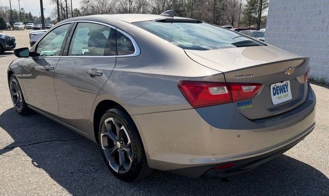 Used 2024 Chevrolet Malibu LT FWD image 3