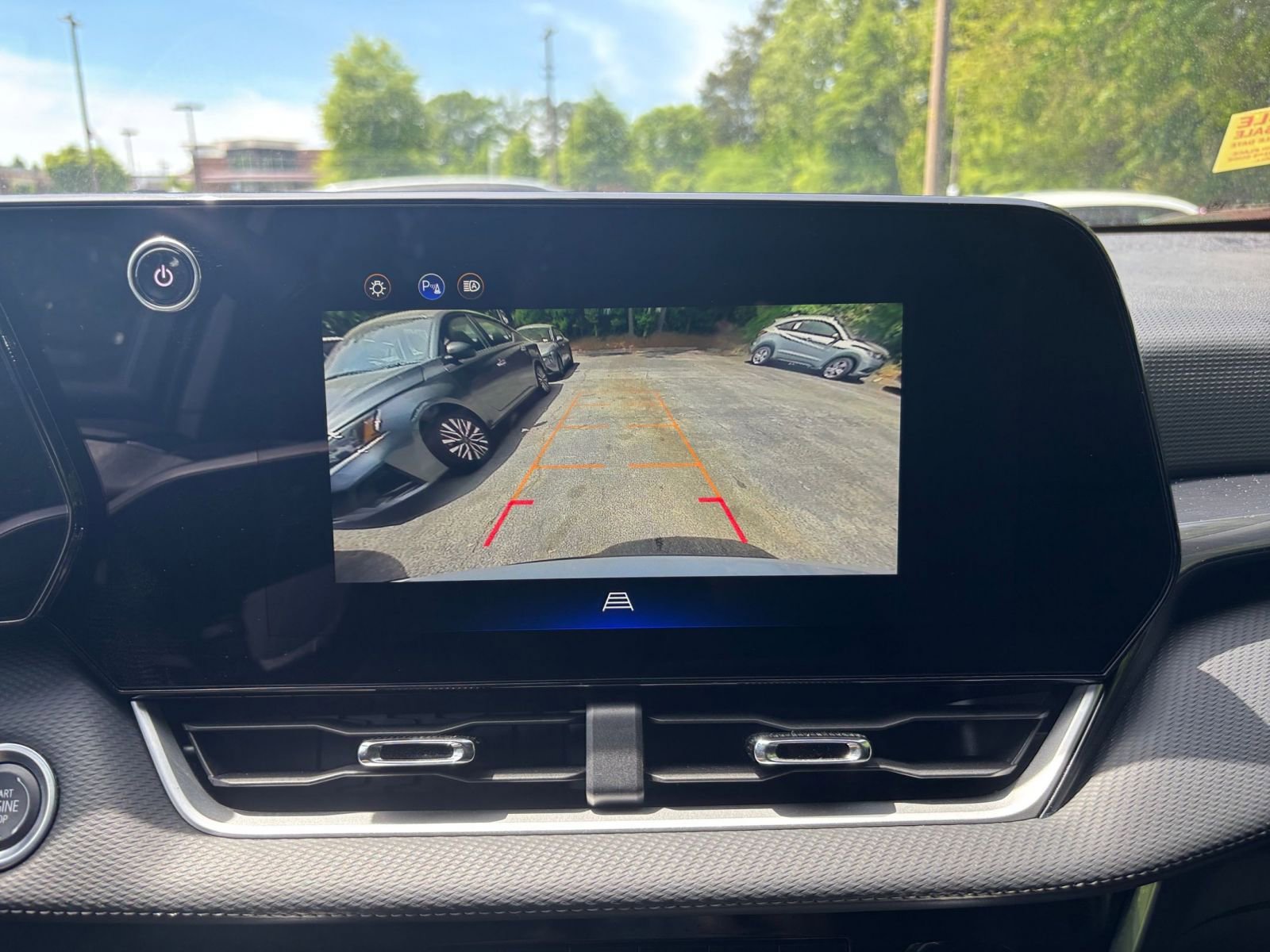Used 2025 Chevrolet Equinox LT FWD image 24