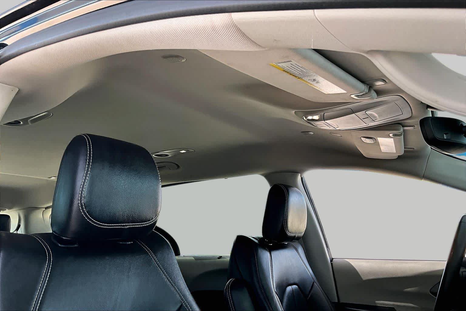Used 2022 Chrysler Pacifica Touring-L FWD image 13