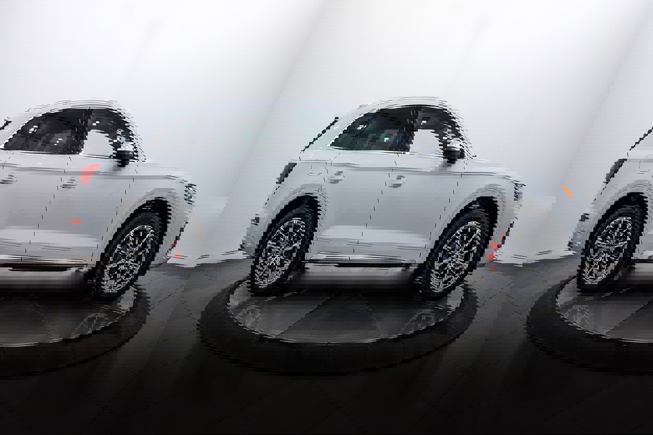 Certified 2025 Audi SQ5 Premium Plus w/ Premium Plus Package image 3