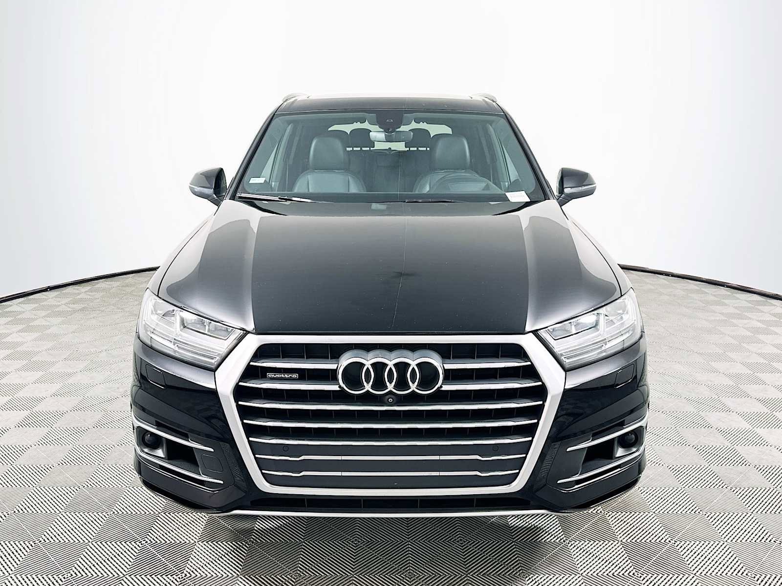 Used 2017 Audi Q7 3.0T Prestige image 2