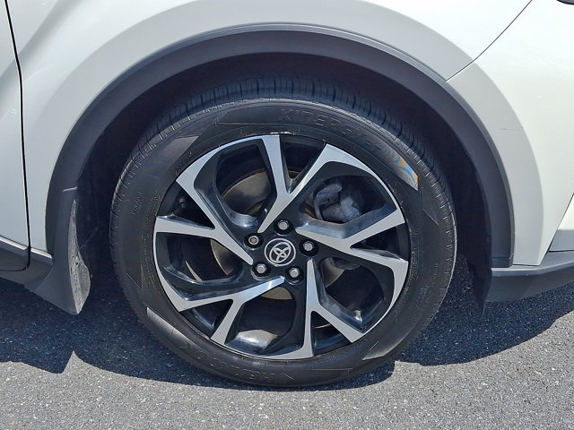 Used 2020 Toyota C-HR XLE FWD image 8