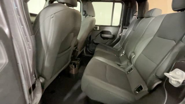 Used 2022 Jeep Gladiator Sport AWD/4WD image 17
