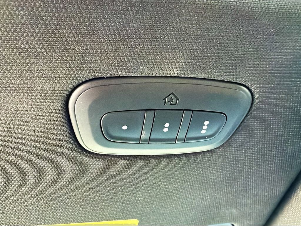 Used 2019 RAM 1500 Laramie w/ Sport Appearance Package image 15