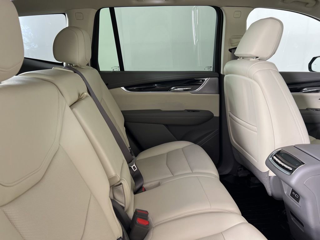 Used 2023 Cadillac XT6 Premium Luxury w/ Technology Package image 25