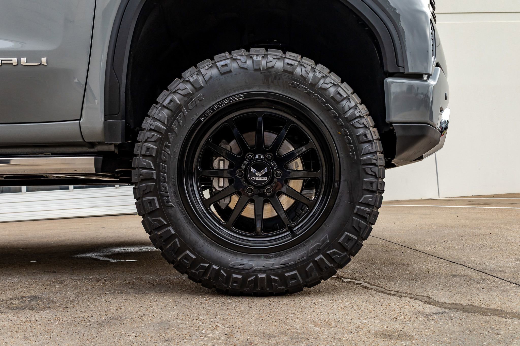 Used 2025 GMC Sierra 1500 Denali Ultimate image 12