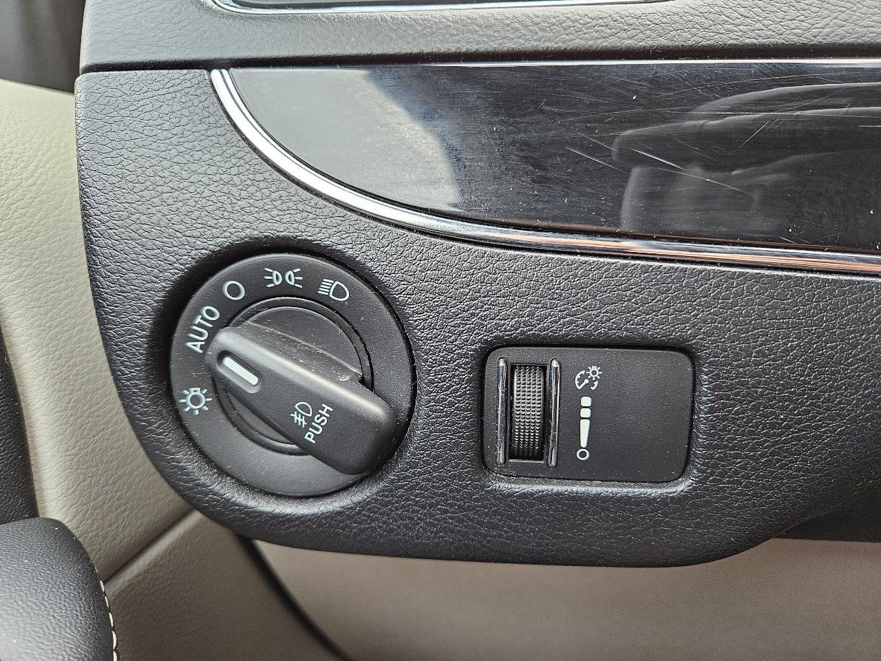 Used 2019 Dodge Grand Caravan SXT image 49