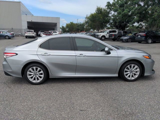 Used 2020 Toyota Camry LE FWD image 3