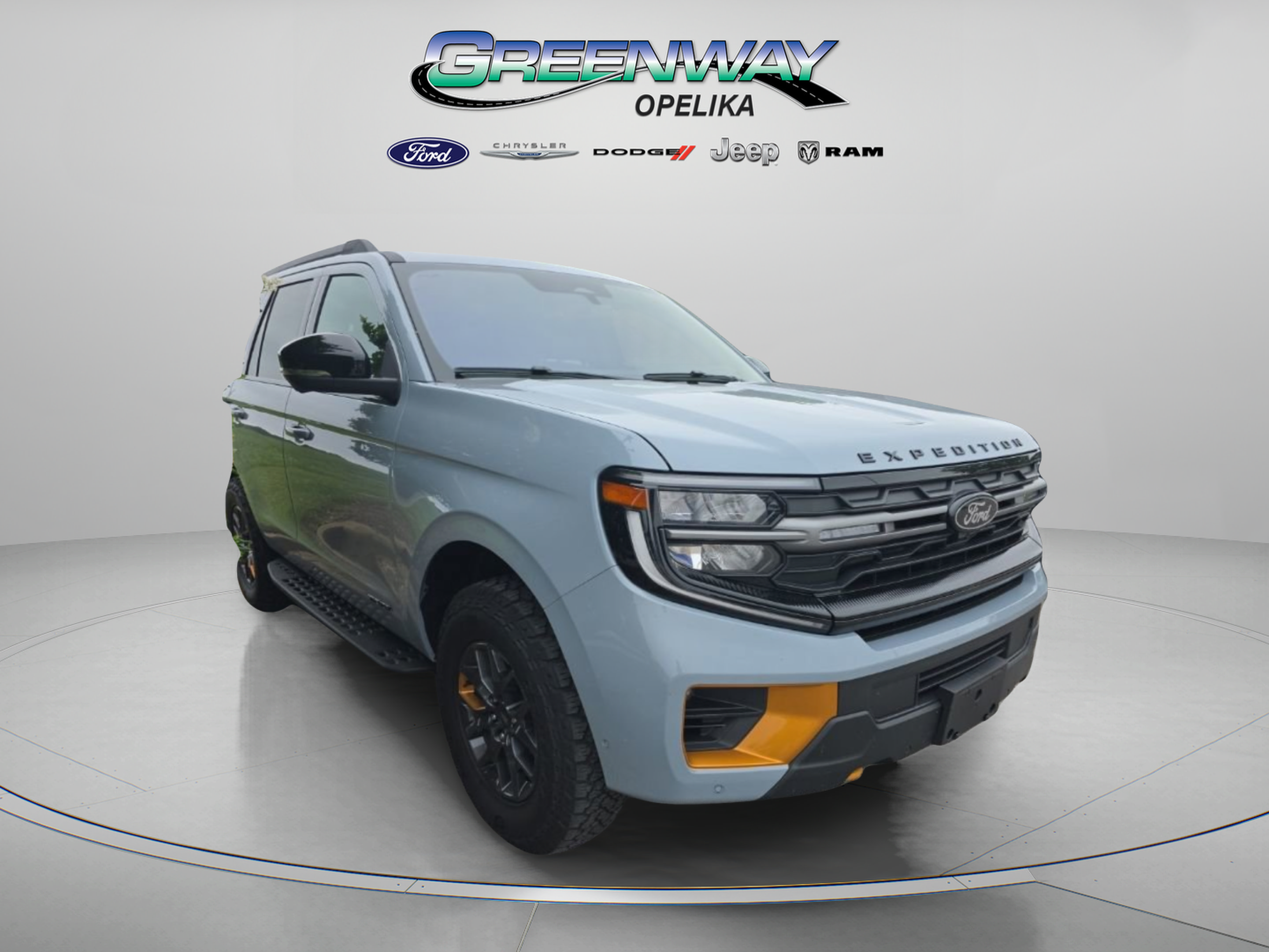 Used 2025 Ford Expedition Tremor AWD/4WD image 2