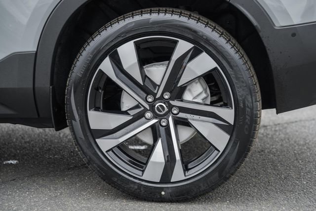 New 2026 Volvo XC40 B5 Ultra w/ Protection Package Premier image 19