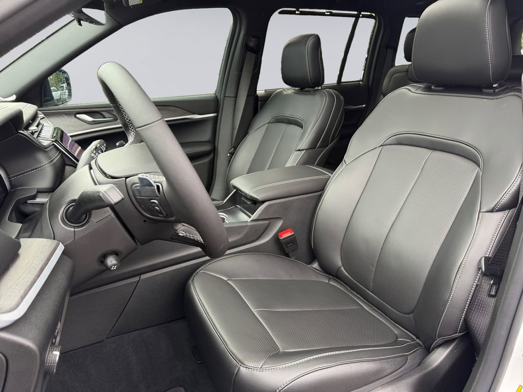 New 2025 Jeep Grand Cherokee Limited w/ Luxury Tech Group II image 12