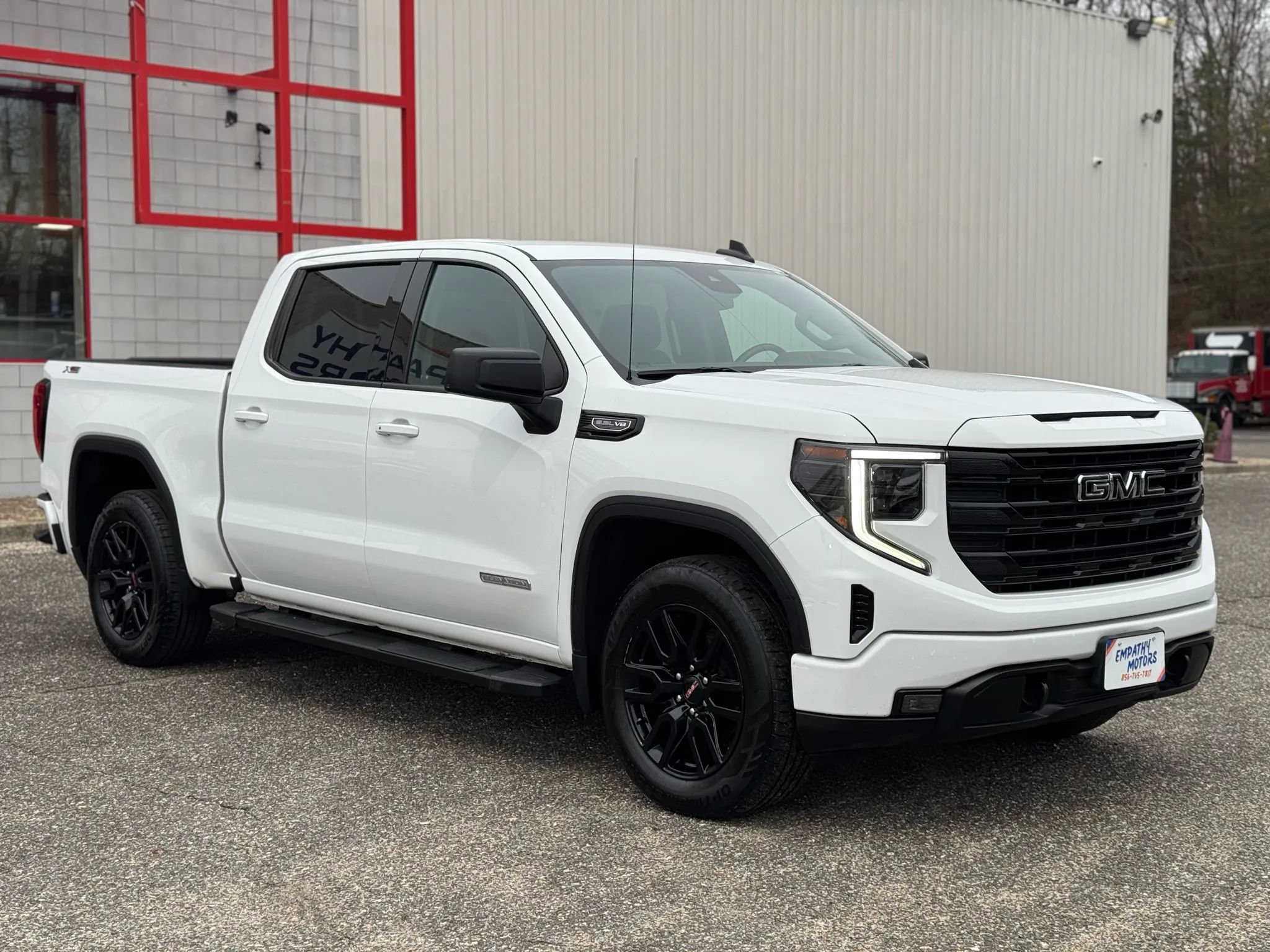 Used 2022 GMC Sierra 1500 Elevation w/ LPO, Elevation Black Package image 9