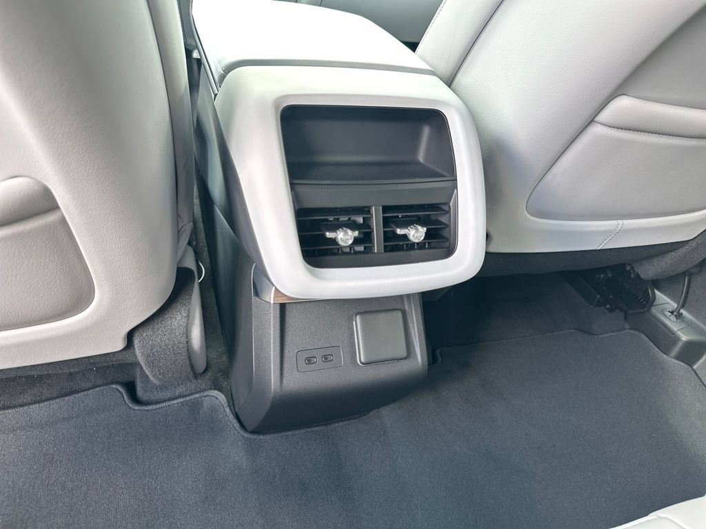 New 2026 Cadillac Lyriq Premium Luxury w/ LPO, Floor Liner Package AWD/4WD image 31