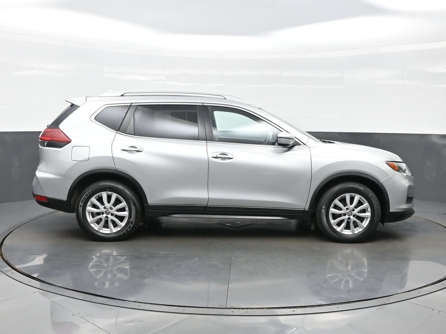 Used 2018 Nissan Rogue SV FWD image 7