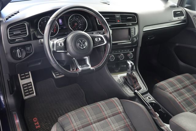 Used 2015 Volkswagen GTI SE image 2