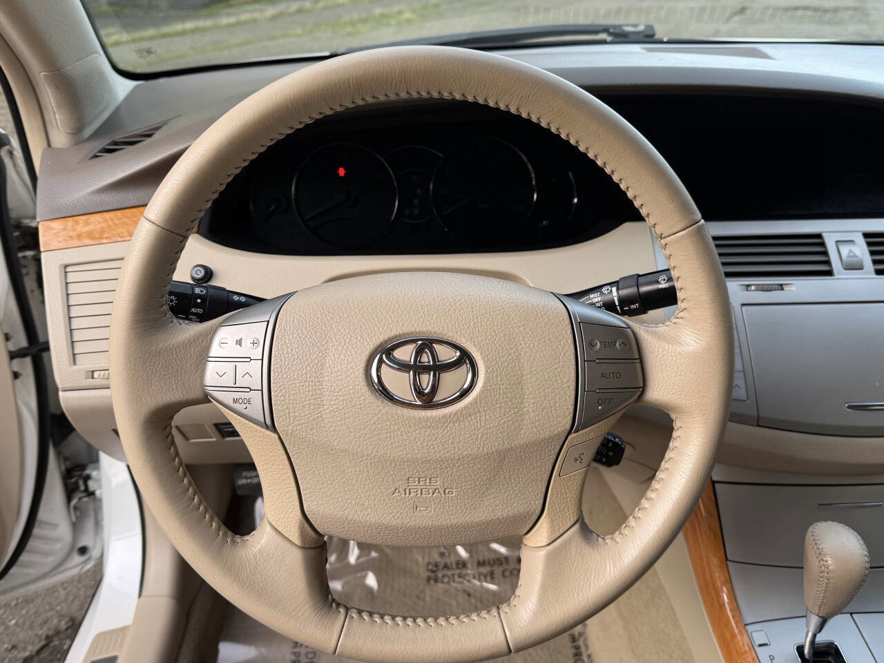 Used 2005 Toyota Avalon XLS image 36