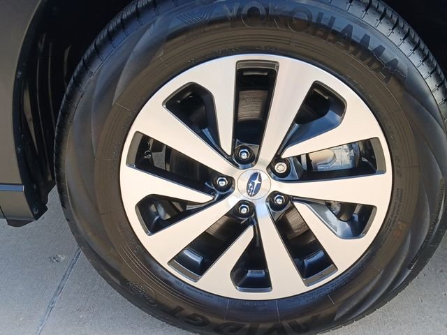Certified 2025 Subaru Outback Premium AWD/4WD image 30