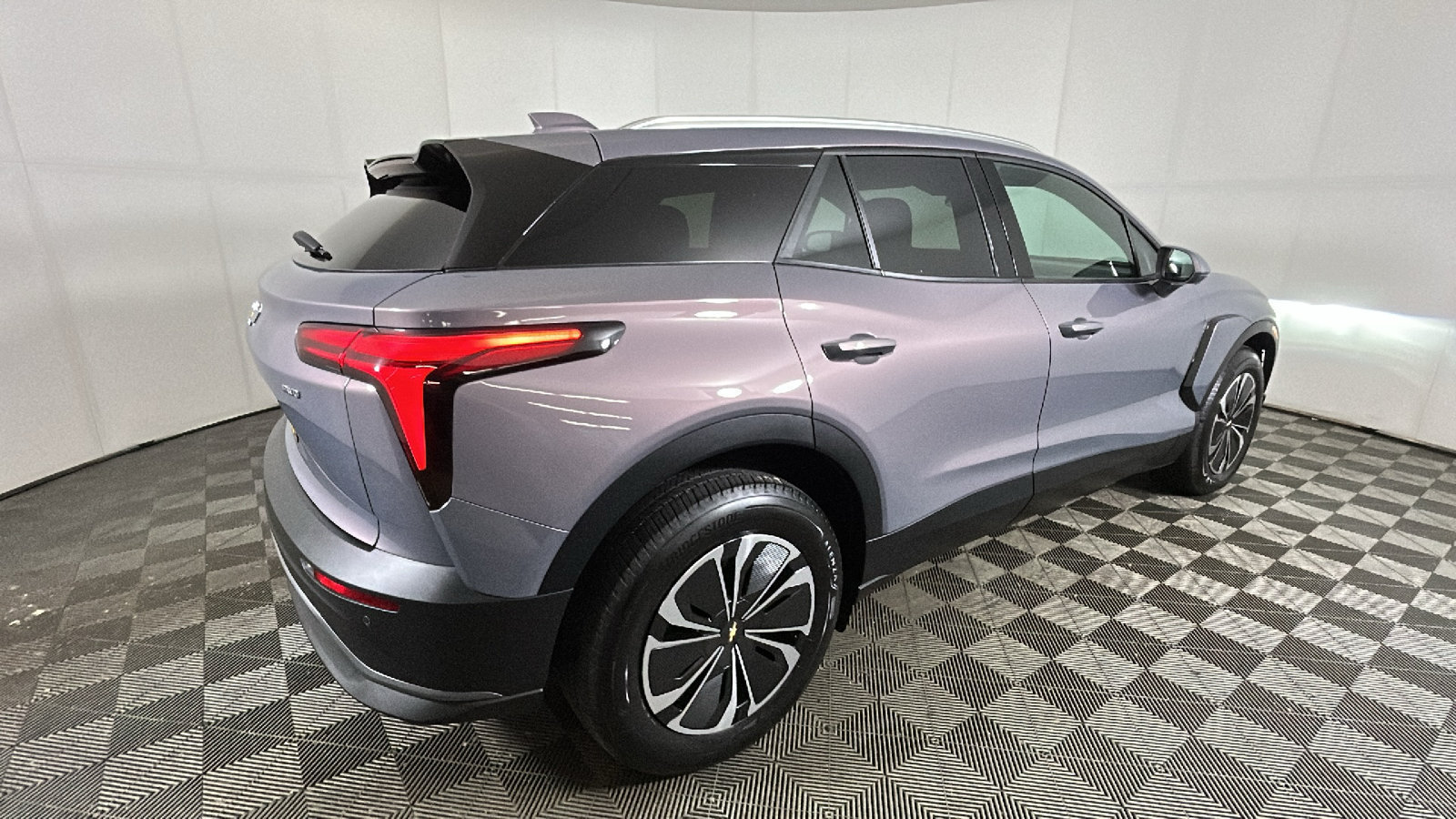 Used 2024 Chevrolet Blazer EV LT AWD/4WD image 3