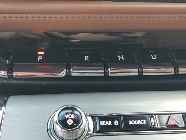 Used 2021 Lincoln Aviator Reserve w/ Equipment Group 201A image 18