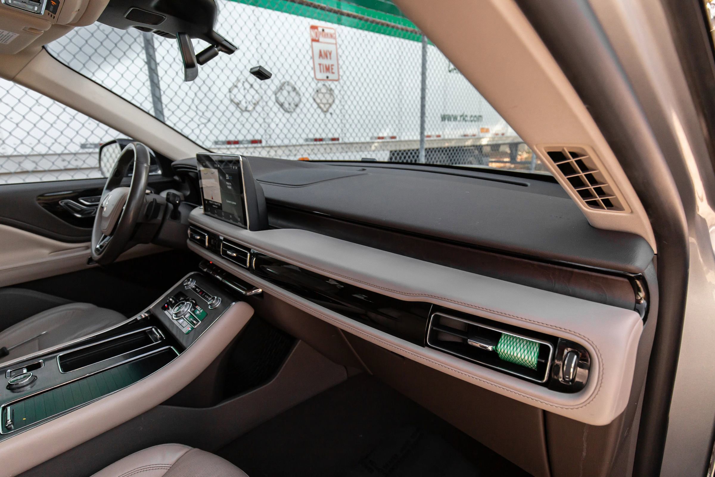 Used 2020 Lincoln Aviator Reserve w/ Equipment Group 201A image 34