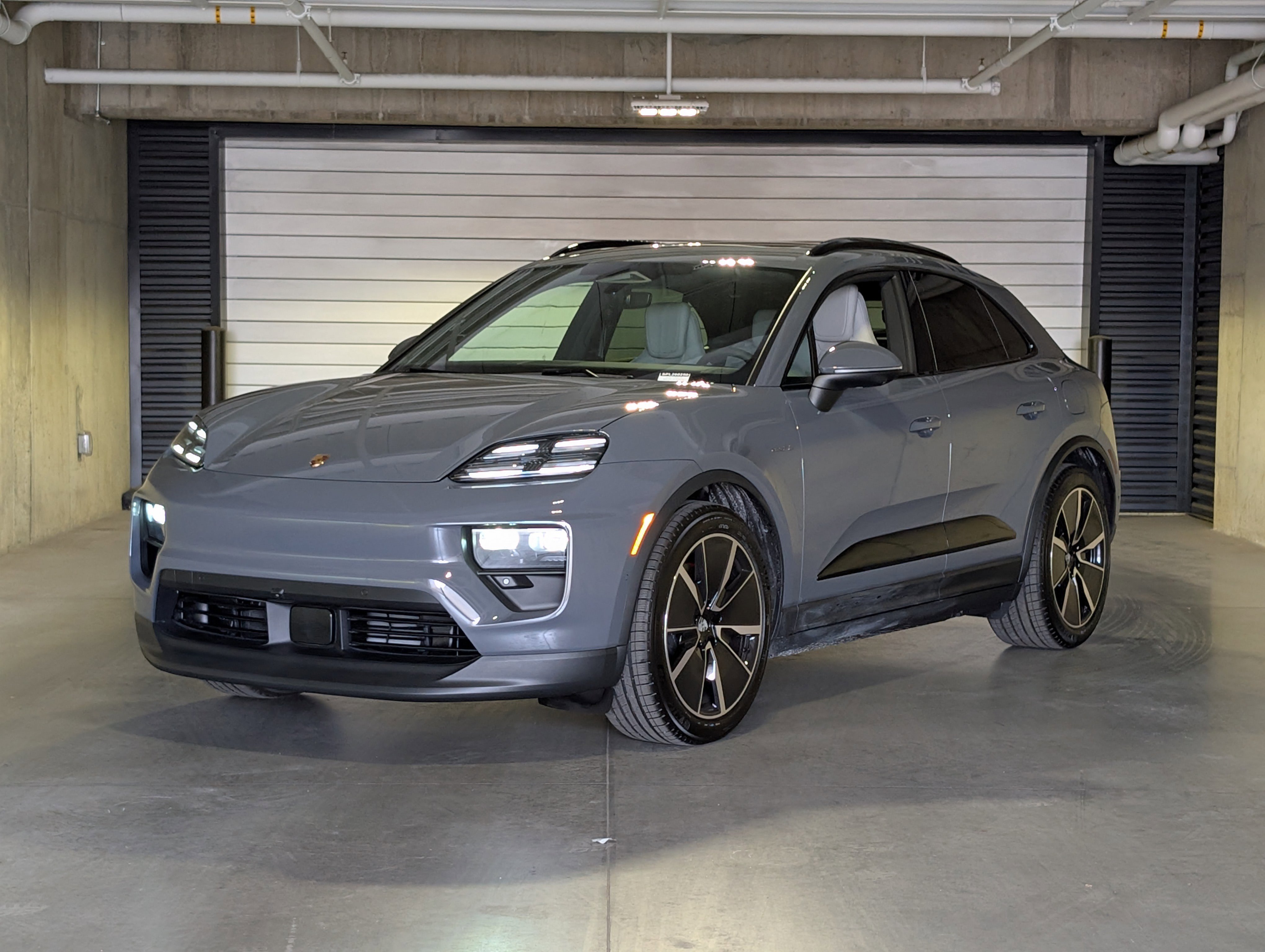 New 2026 Porsche Macan 4S Electric image 1