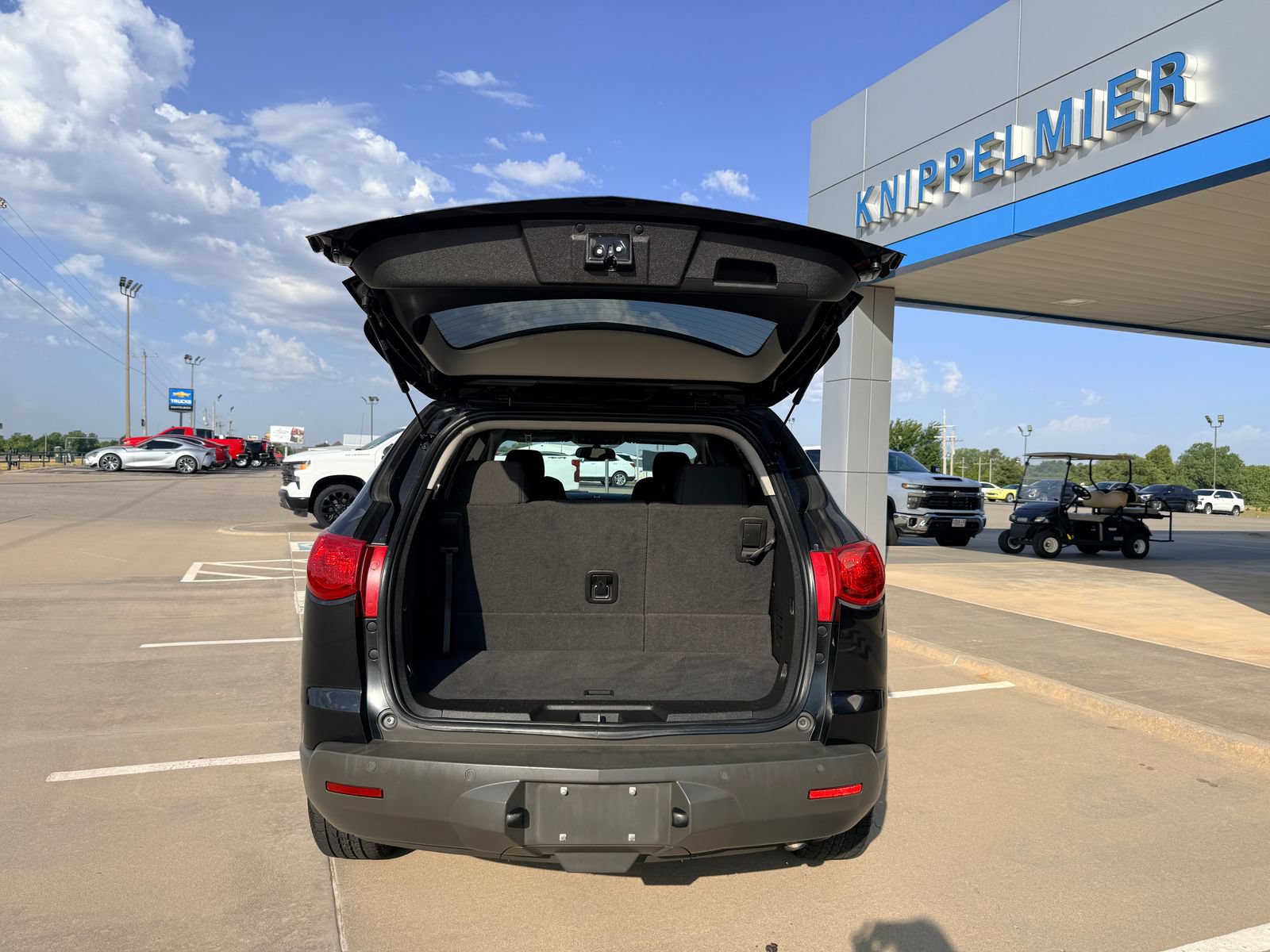 Used 2010 Chevrolet Traverse LT w/ Personal Connectivity Package FWD image 3