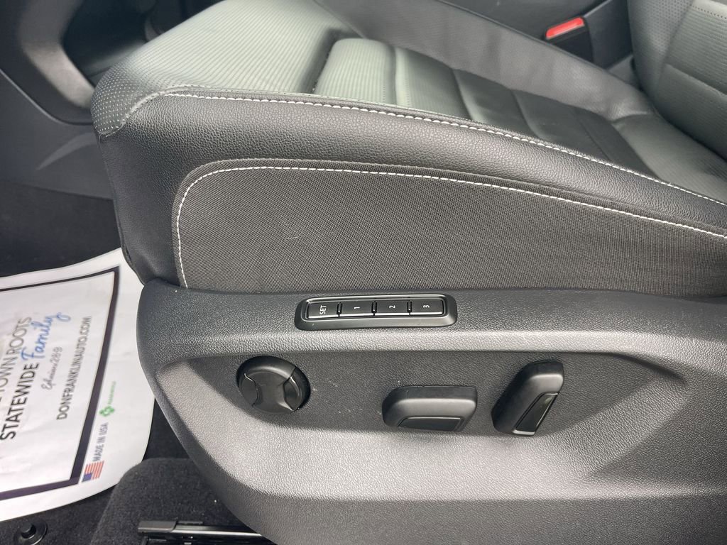 Used 2025 Volkswagen Atlas SEL image 18