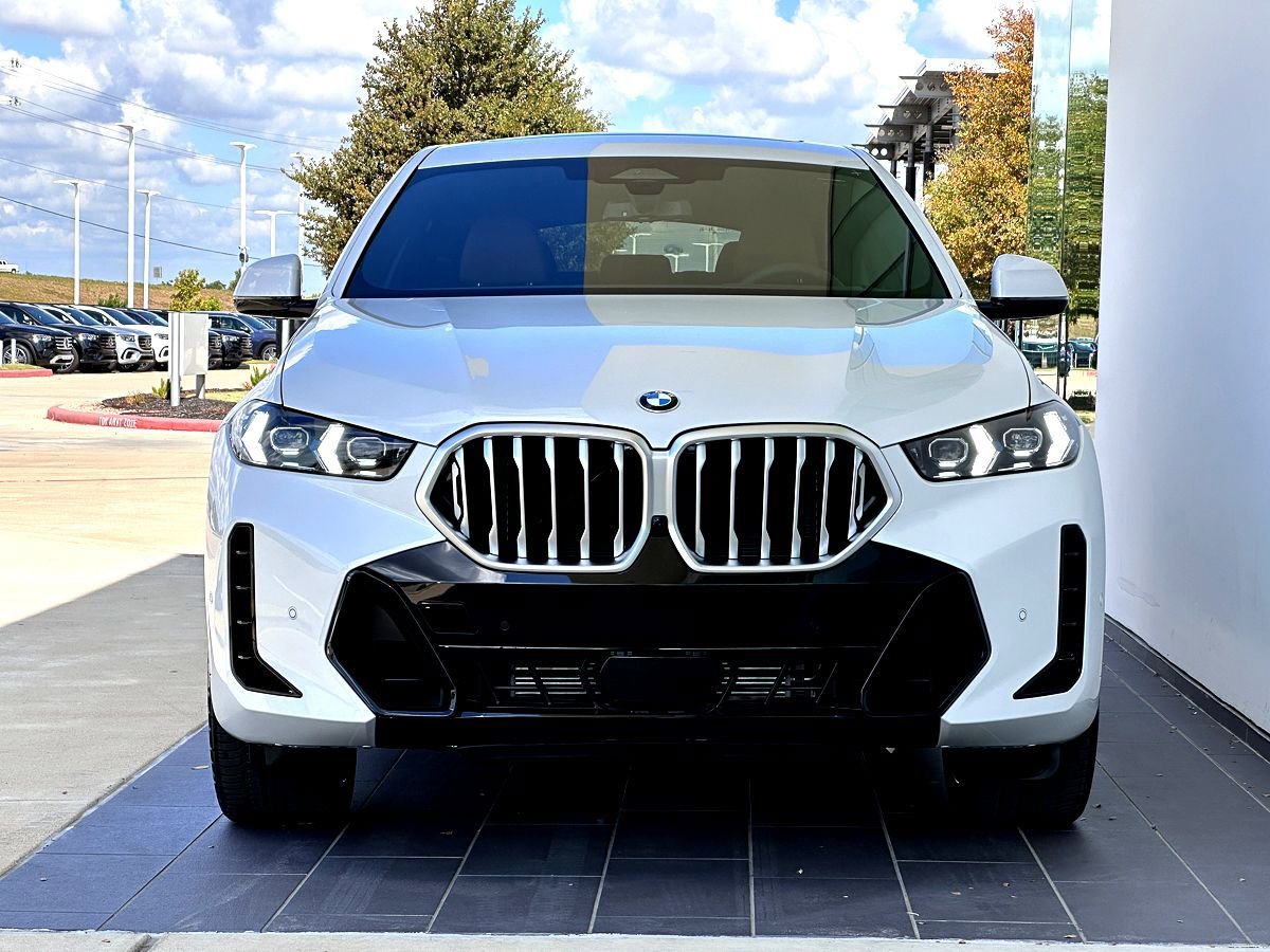 New 2026 BMW X6 xDrive40i w/ Climate Comfort Package image 5