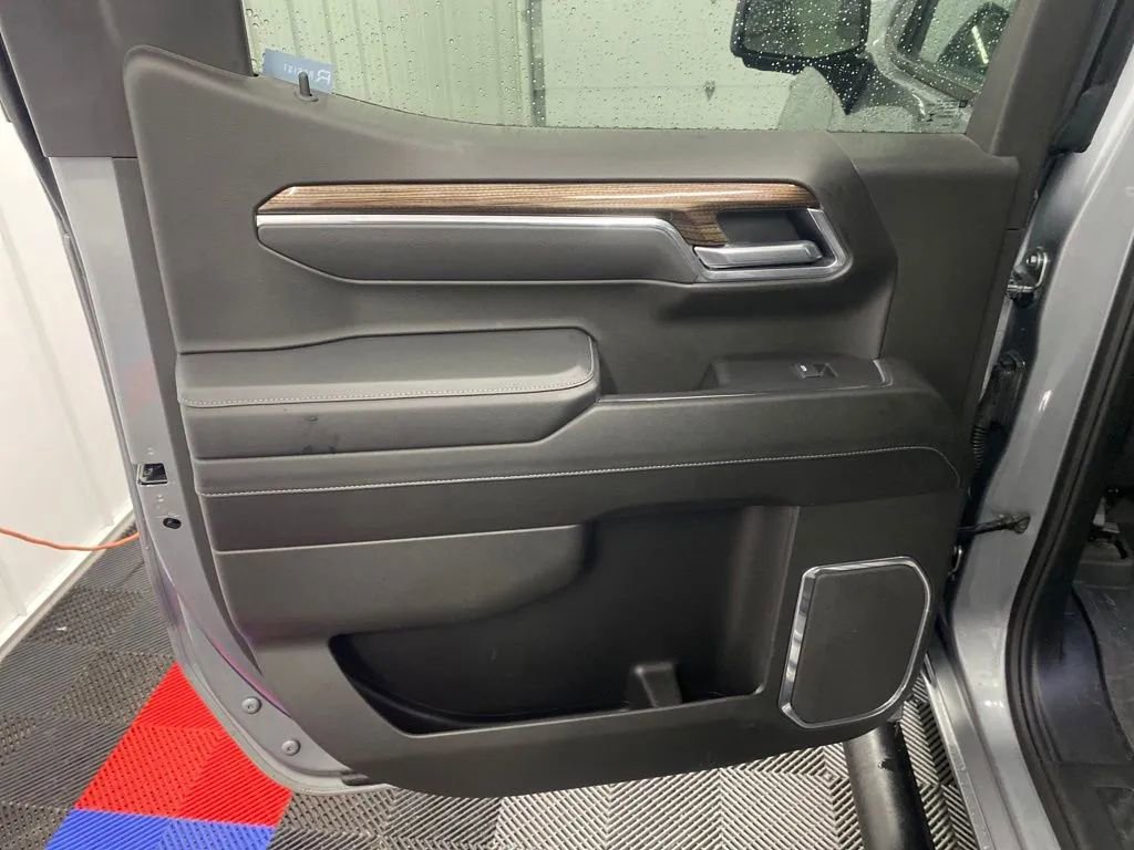 Used 2025 Chevrolet Silverado 1500 LT Trail Boss w/ LT Trail Boss Premium Package image 14