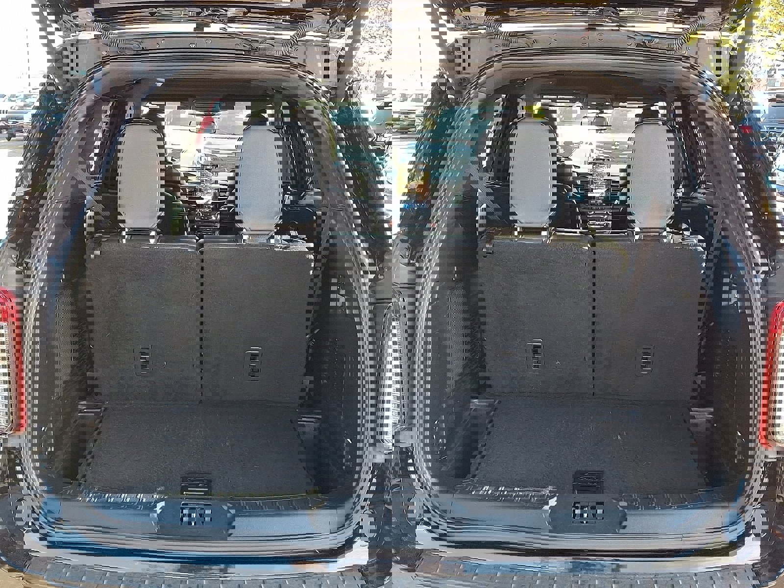 Used 2020 Ford Explorer ST w/ ST Street Pack image 29