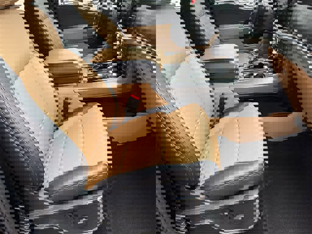 Used 2023 Ford F150 Lariat w/ Trailer Tow Package image 12