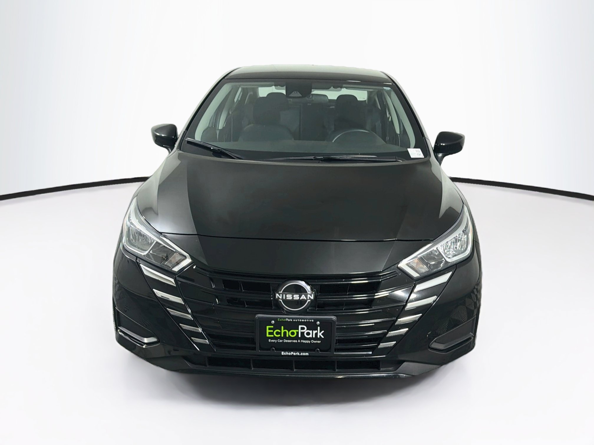 Used 2024 Nissan Versa SV FWD image 2