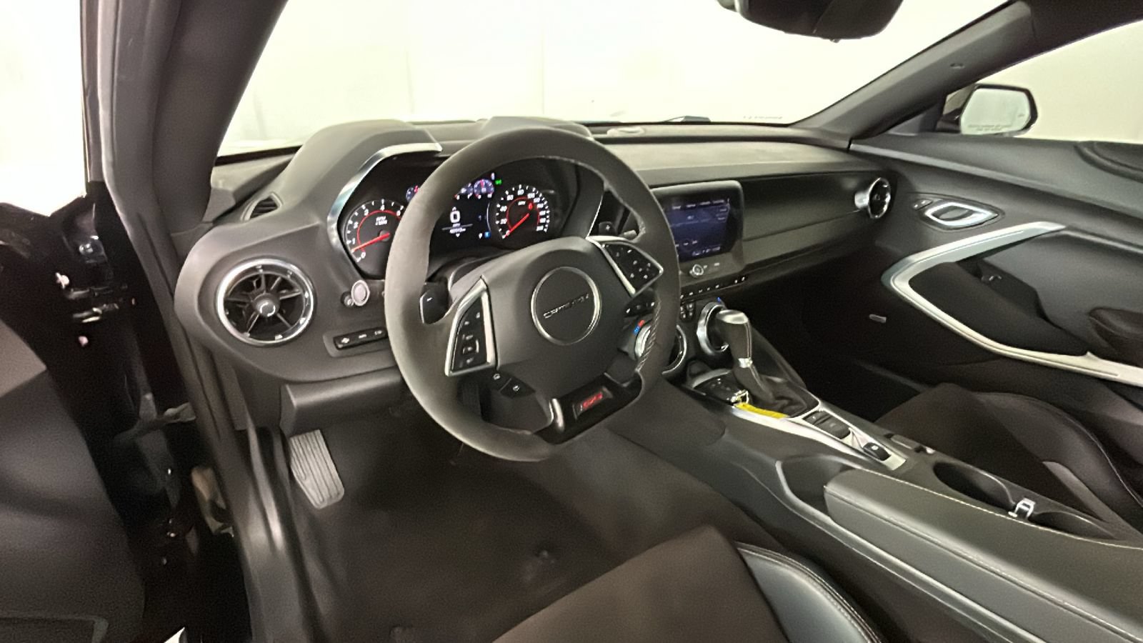 Used 2022 Chevrolet Camaro SS RWD image 15