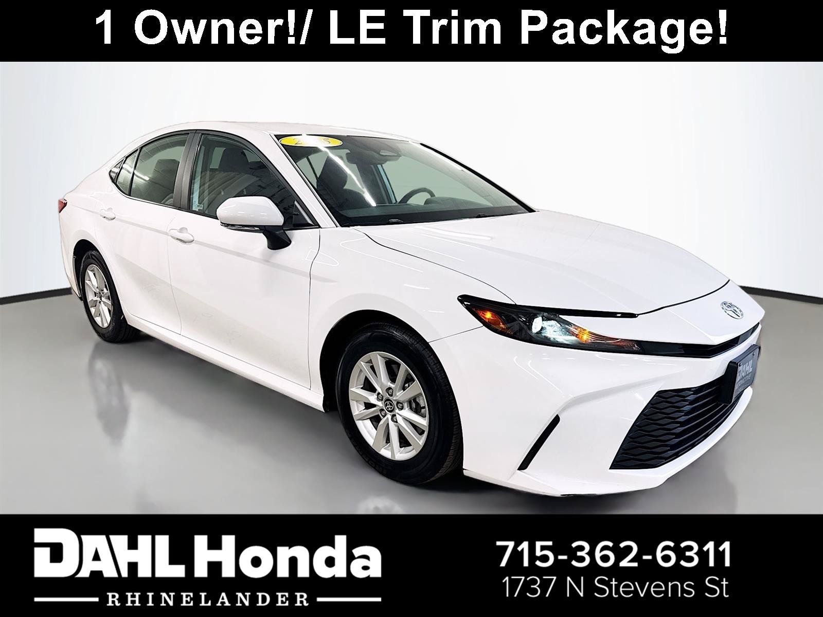Used 2025 Toyota Camry LE w/ Convenience Package FWD image 1