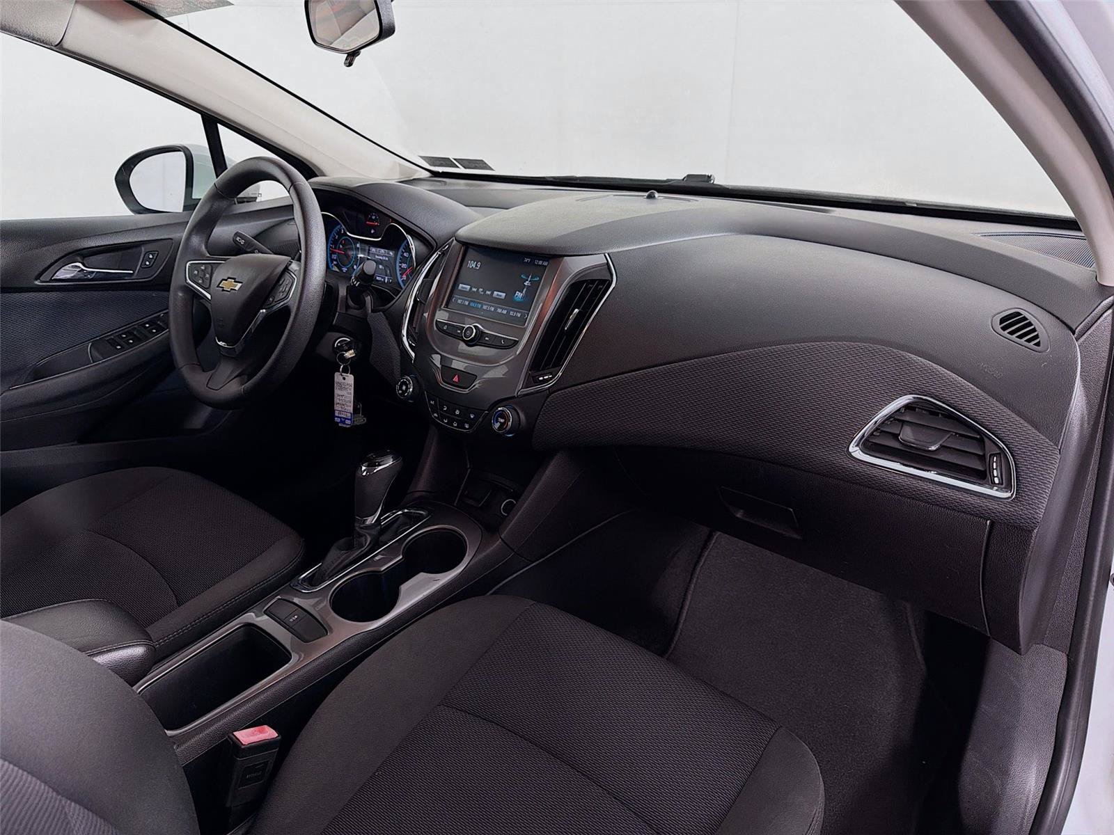 Used 2016 Chevrolet Cruze LT FWD image 28
