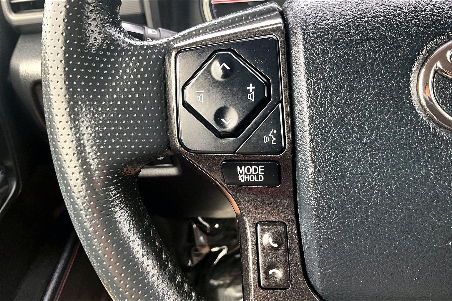 Used 2023 Toyota 4Runner TRD Off-Road Premium AWD/4WD image 17