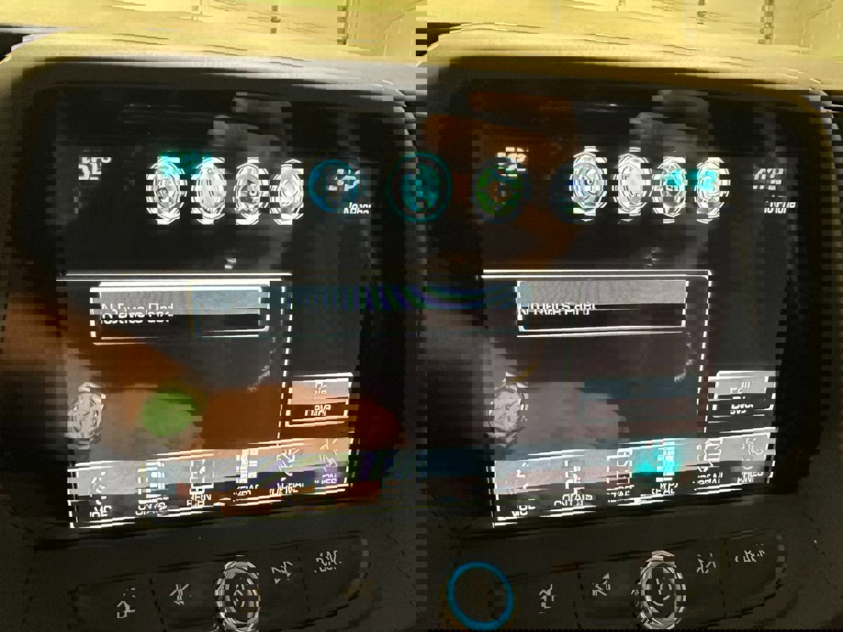 Used 2018 Chevrolet Camaro SS image 33