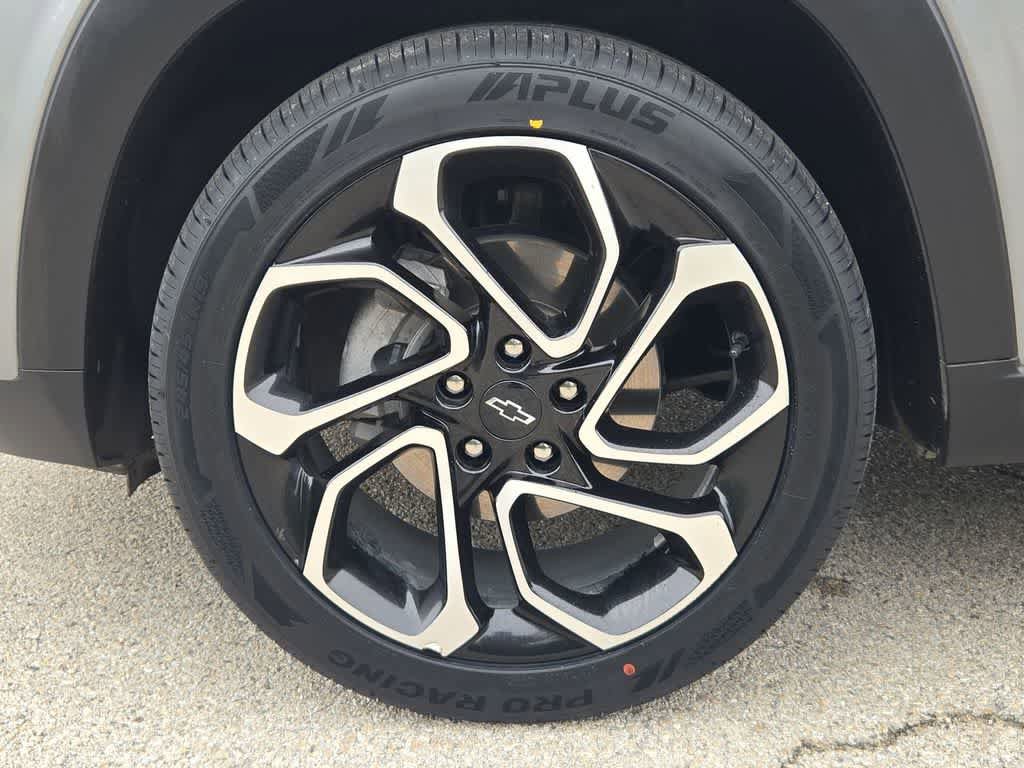 Used 2024 Chevrolet Trax RS FWD image 14