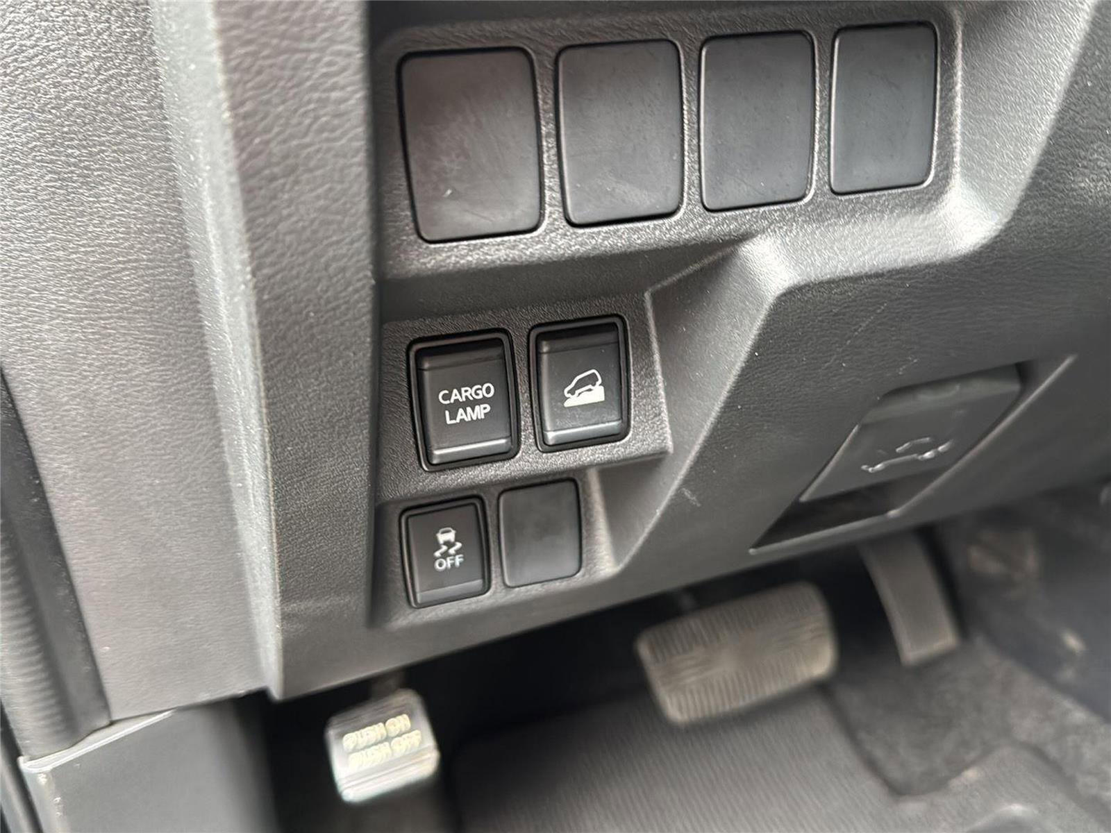 Used 2023 Nissan Frontier SV image 26