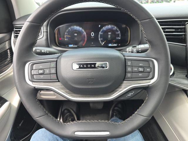 Used 2024 Jeep Wagoneer Series III w/ Premium Group I AWD/4WD image 19