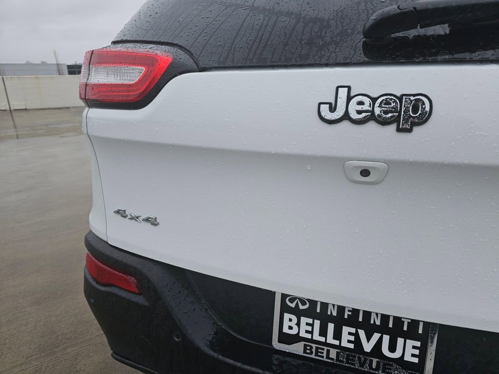 Used 2018 Jeep Cherokee Latitude Plus w/ Cold Weather Group image 16