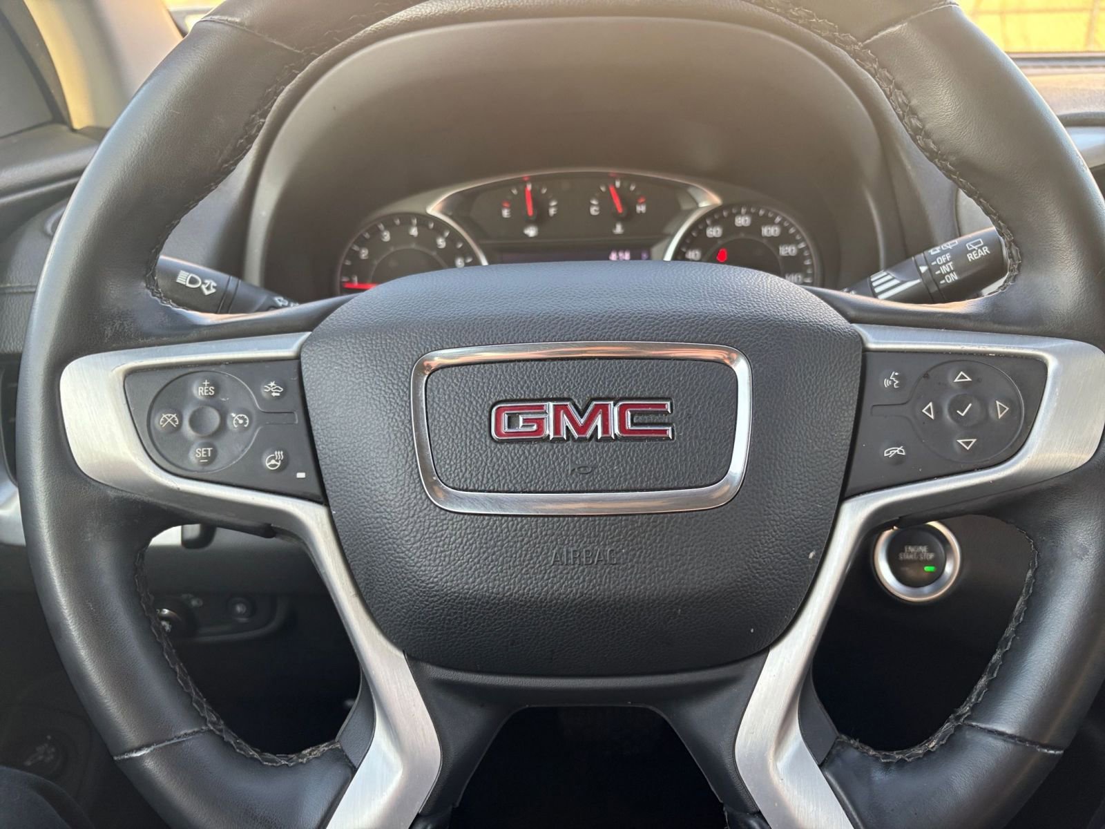 Used 2023 GMC Terrain SLT image 28