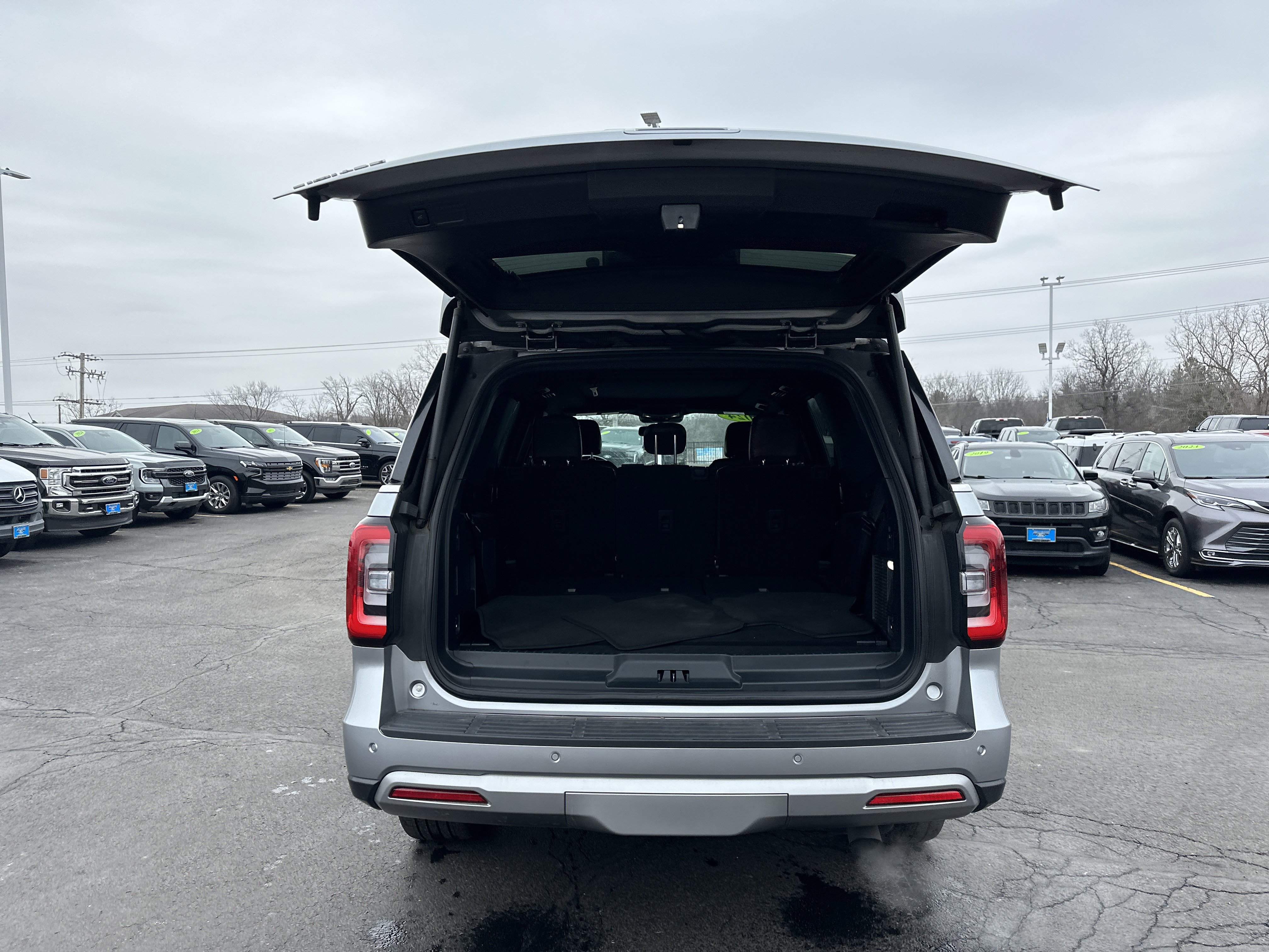 Certified 2024 Ford Expedition Limited AWD/4WD image 5