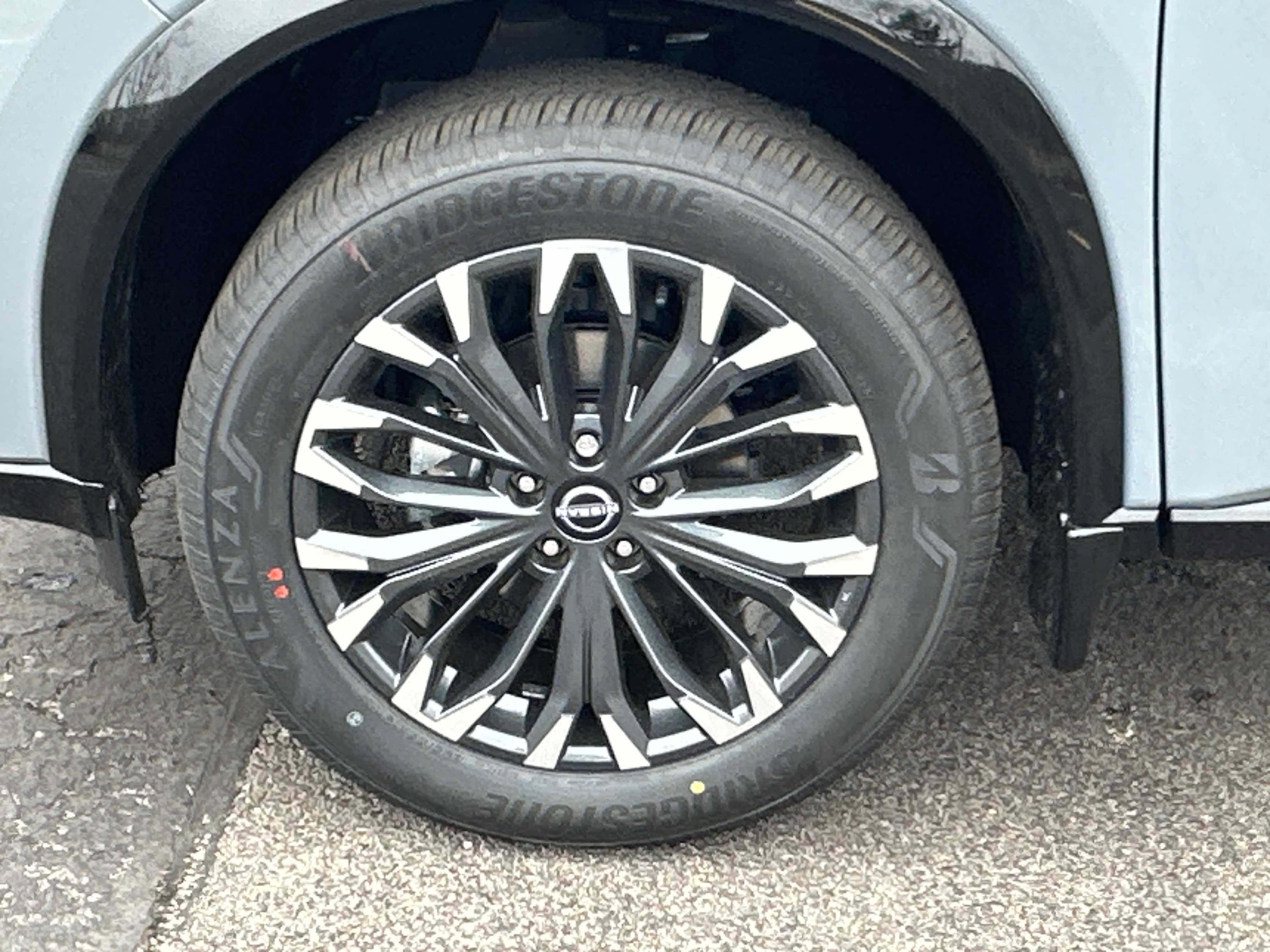 New 2026 Nissan Rogue Platinum image 9