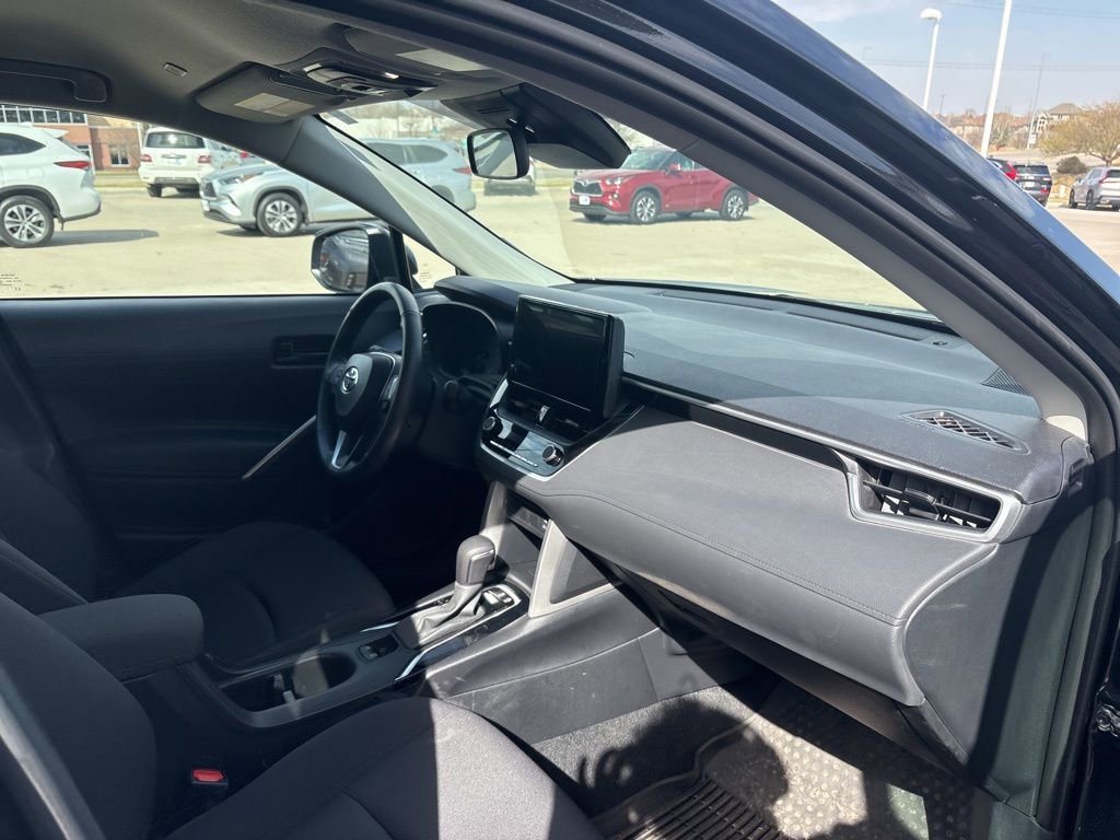Used 2023 Toyota Corolla Cross LE image 23