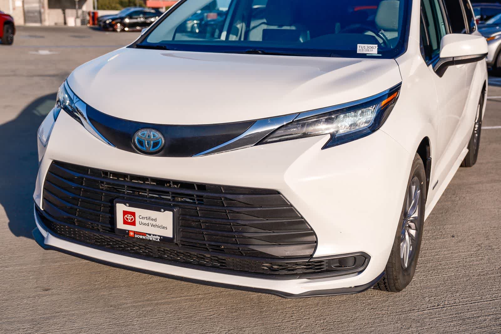 Certified 2021 Toyota Sienna LE AWD/4WD image 11