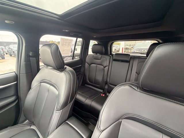Used 2026 Jeep Grand Cherokee Limited w/ Limited Altitude Package AWD/4WD image 17