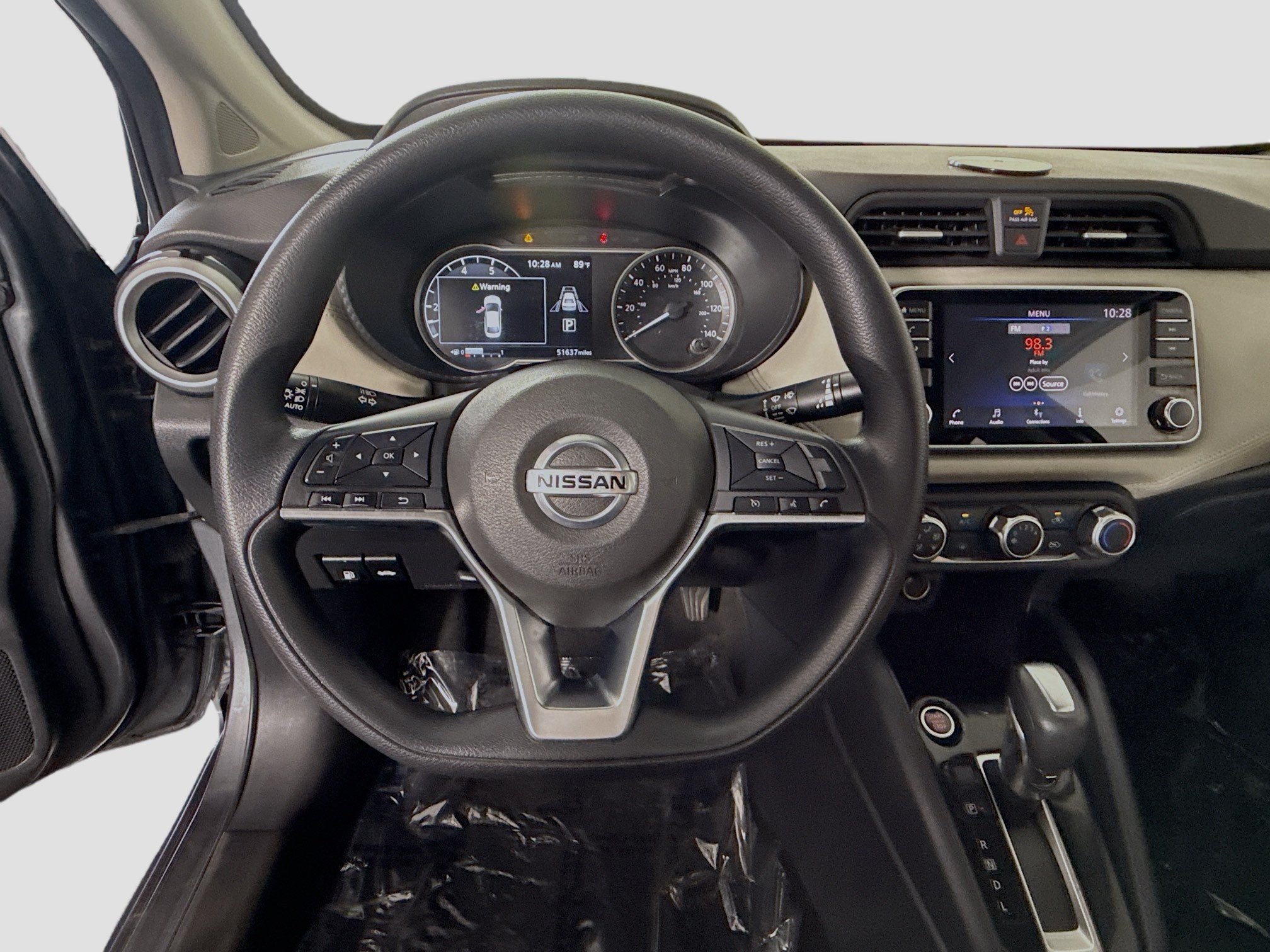 Used 2020 Nissan Versa SV FWD image 13