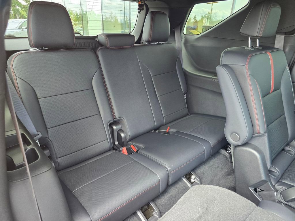 Used 2026 Chevrolet Traverse RS w/ LPO, Floor Liner Package image 13