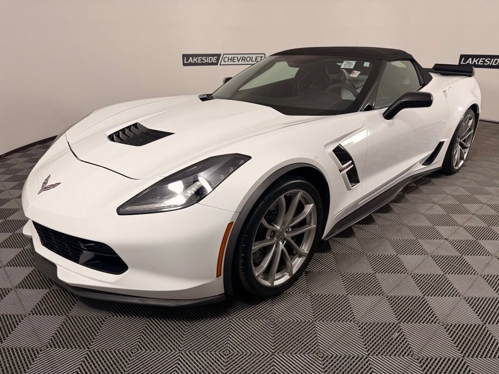 Used 2019 Chevrolet Corvette Grand Sport RWD image 2